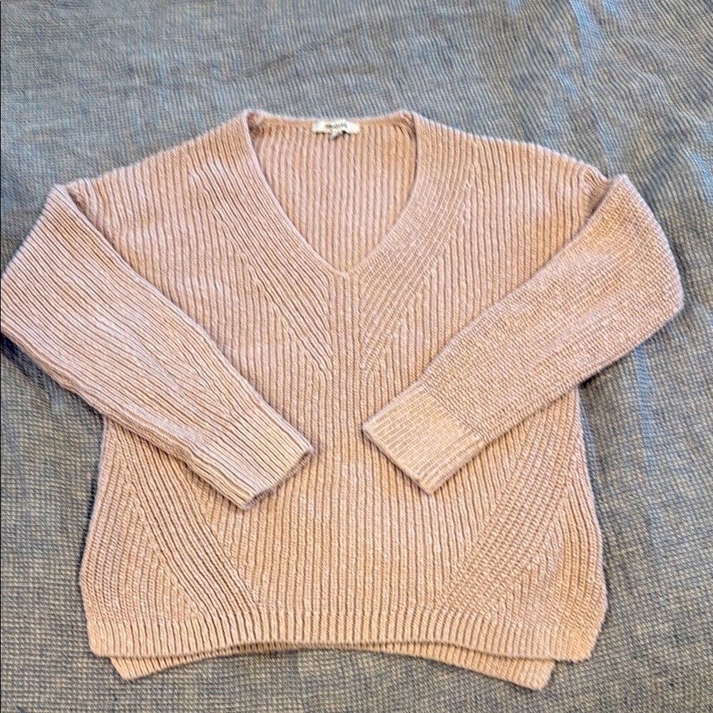 Women's V-Neck Sweater - Pink